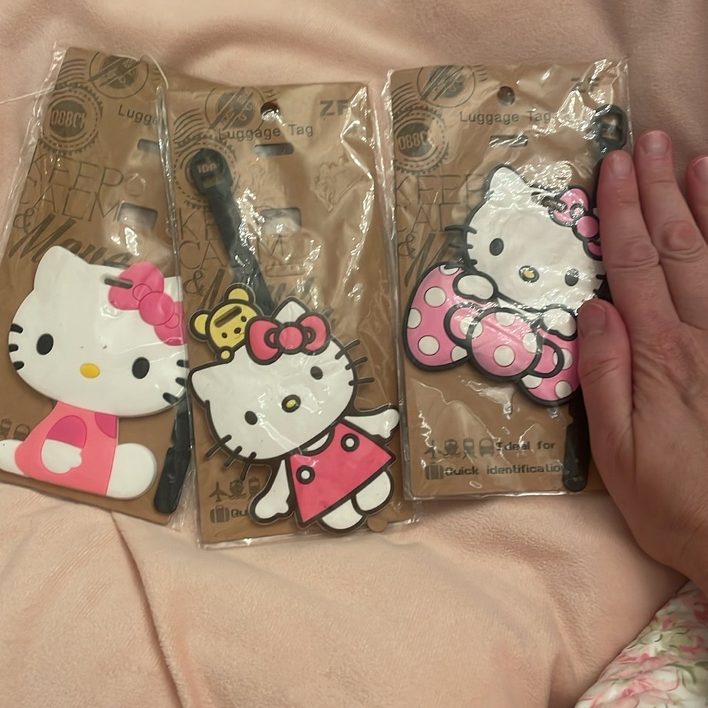 NWT Hello Kitty Set of 3 Luggage Tags - Picture 7 of 7